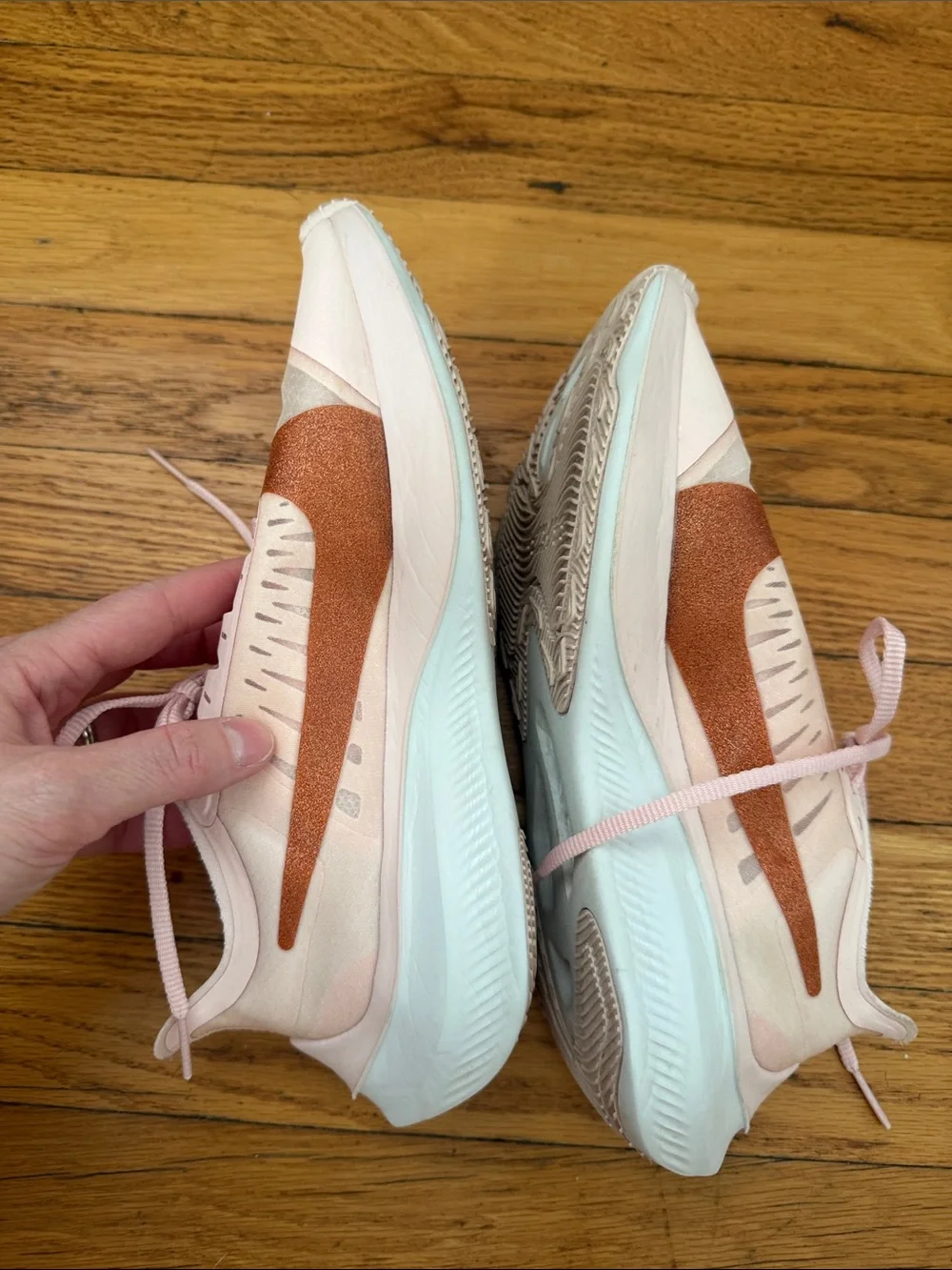 Nike light pale